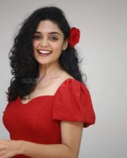 Actress Kashish Khan at Kinnerasaani Trailer Launch Pictures 21