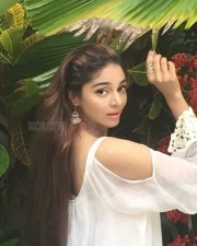Actress Sanam Shetty Photoshoot Pics 02