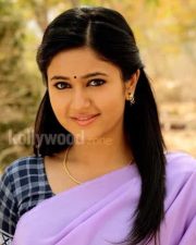 Manthrikan Heroine Poonam Bajwa Cute Stills 10 Manthrikan Heroine Poonam Bajwa Cute Stills 10