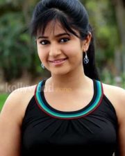 Manthrikan Heroine Poonam Bajwa Cute Stills 26