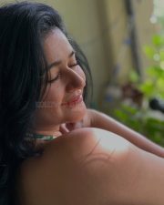 Mei Hoom Moosa Actress Poonam Bajwa in a Green and White Floral Printed Dress Pictures 01