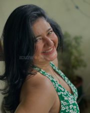 Mei Hoom Moosa Actress Poonam Bajwa in a Green and White Floral Printed Dress Pictures 03 Mei Hoom Moosa Actress Poonam Bajwa in a Green and White Floral Printed Dress Pictures 03