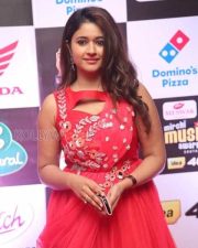 Poonam Bajwa At Mirchi Music Awards 2016 Photos 08