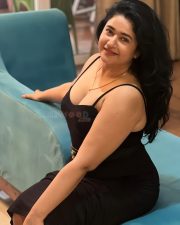 Sophisticated Actress Poonam Bajwa in a Navy Blue Designer Suit Photos 03 Sophisticated Actress Poonam Bajwa in a Navy Blue Designer Suit Photos 03