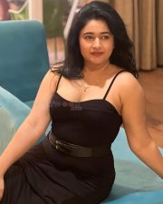 Sophisticated Actress Poonam Bajwa in a Navy Blue Designer Suit Photos 04 Sophisticated Actress Poonam Bajwa in a Navy Blue Designer Suit Photos 04