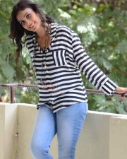 Telugu Actress Chandini Pictures 17