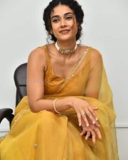 Actress Aakanksha Singh at Shashtipoorthi Movie Interview Pictures 04
