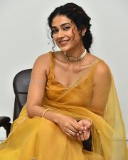 Actress Aakanksha Singh at Shashtipoorthi Movie Interview Pictures 05