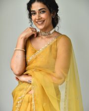 Actress Aakanksha Singh at Shashtipoorthi Movie Interview Pictures 13