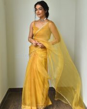 Actress Aakanksha Singh at Shashtipoorthi Movie Interview Pictures 17