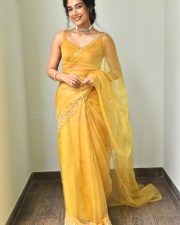 Actress Aakanksha Singh at Shashtipoorthi Movie Interview Pictures 21