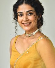 Actress Aakanksha Singh at Shashtipoorthi Movie Interview Pictures 26