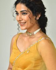 Actress Aakanksha Singh at Shashtipoorthi Movie Interview Pictures 27