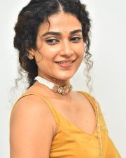 Actress Aakanksha Singh at Shashtipoorthi Movie Interview Pictures 54