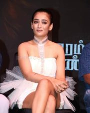Actress Akshara Haasan At Kadaram Kondan Press Meet Pictures 07