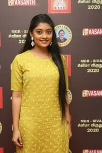 Actress Ammu Abhirami At V4 Mgr Sivaji Academy Awards Photos 01