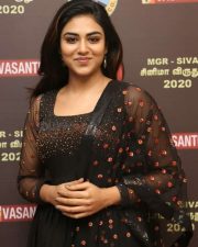 Actress Indhuja Ravichandran At V4 Mgr Sivaji Academy Awards Photos 02