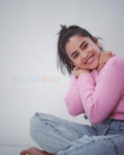 Actress Komalee Prasad Hd Pictures 06