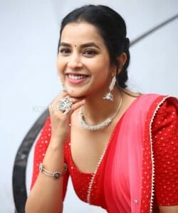 Actress Komalee Prasad at Sasivadane Movie Opening Pictures 27
