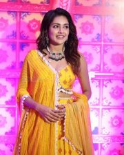 Actress Mahima Nambiar at Chandramukhi 2 Movie Pre Release Event Photos 01