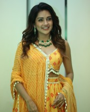 Actress Mahima Nambiar at Chandramukhi 2 Movie Pre Release Event Photos 11