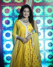 Actress Mahima Nambiar at Chandramukhi 2 Movie Pre Release Event Photos 12