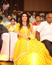 Actress Mahima Nambiar at Chandramukhi 2 Movie Pre Release Event Photos 16