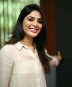 Actress Samyuktha Menon at Bimbisara Movie Interview Photos 01