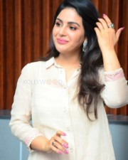Actress Samyuktha Menon at Bimbisara Movie Interview Photos 19