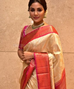 Actress Samyuktha Menon at Vaathi Sir Movie Blockbuster Success Meet Photos 04