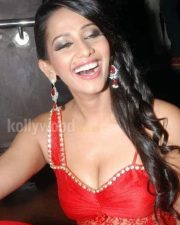 Actress Sanjana Singh Hot Cleavage Pictures 12