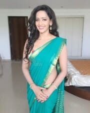 Actress Sanjana Singh Sexy Saree Photos 01