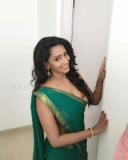 Actress Sanjana Singh Sexy Saree Photos 07
