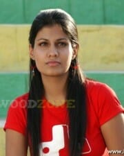 Actress Shreya Dhanwanthary 12