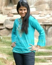 Actress Shreya Dhanwanthary 32