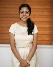 Actress Varsha Bollamma at Swathi Muthyam Movie Interview Photos 01
