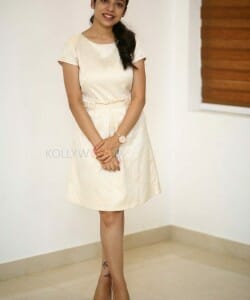 Actress Varsha Bollamma at Swathi Muthyam Movie Interview Photos 30