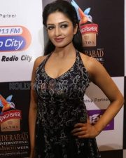 Actress Vimala Raman At Kingfisher Ultra Hifw Day 1 Photos 09