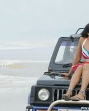 Actress Vimala Raman Hot New Pictures 08