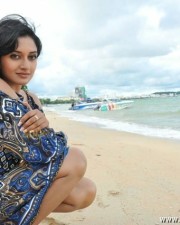 Actress Vimala Raman Sexy Pics 08