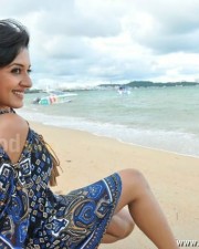 Actress Vimala Raman Sexy Pics 11