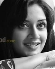 Actress Vimala Raman Sexy Pics 20