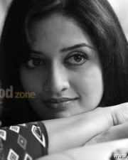 Actress Vimala Raman Sexy Pics 21