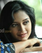 Actress Vimala Raman Sexy Pics 27