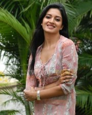 Actress Vimala Raman Sexy Stills 08
