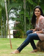 Actress Vimala Raman Sexy Stills 12