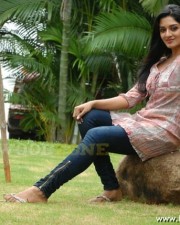 Actress Vimala Raman Sexy Stills 13