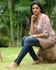 Actress Vimala Raman Sexy Stills 14