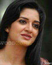 Actress Vimala Raman Sexy Stills 31