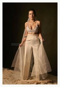 Akshara Haasan Gorgeous White Dress Photoshoot Stills 01